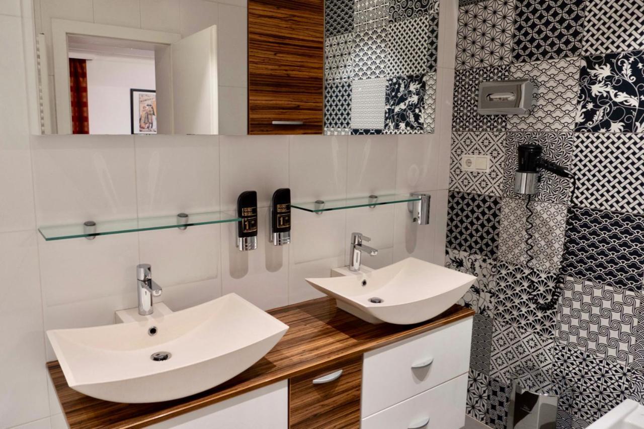 Vienna Studio Apartments Экстерьер фото